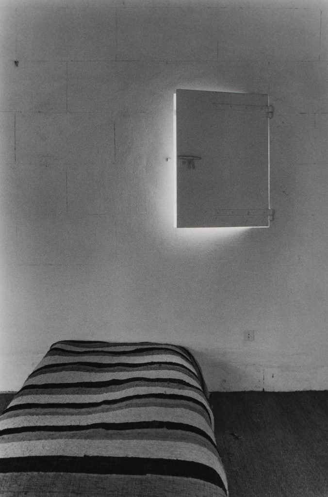 <i>Volet entrouvert. Mas de la Barjolle</i>